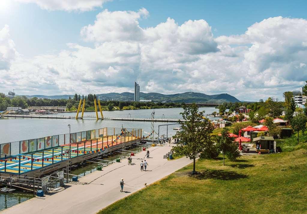 멜리아 비엔나 호텔 외부 사진 The Rhine in Karlsruhe